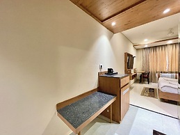 Hotel Rockbay-near sea beach & temple