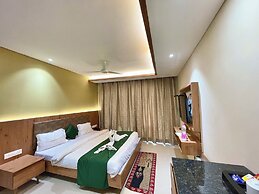Hotel Rockbay-near sea beach & temple