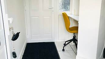 Ibate Apartments - Cozy 2 Bedroom Home