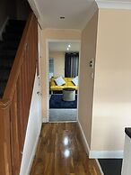 Cozy Basildon Retreat With 3 Bedrooms Free Parking