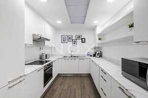 2BR 908 Bay Square B13
