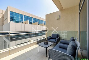 2BR 908 Bay Square B13