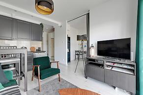 Albatross Tower by Grand Apartments