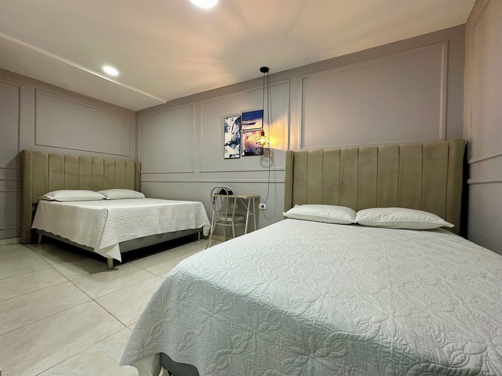HOTEL PARIS CARRE