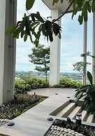 S & E condo with Panoramic view