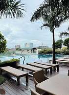 S & E condo with Panoramic view