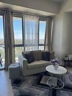S & E condo with Panoramic view
