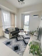 S & E condo with Panoramic view