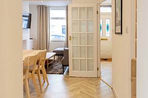 Bright & Airy 2BD - 10min walk to Centre