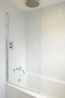 Bright & Airy 2BD - 10min walk to Centre