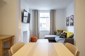 Bright & Airy 2BD - 10min walk to Centre