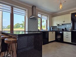 Tranquil Carney Commons Cottage - Sleeps 10