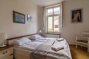 Red by Grand Apartments