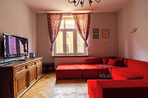 Red by Grand Apartments
