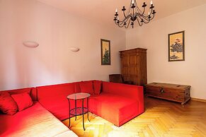 Red by Grand Apartments