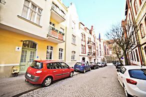 Red by Grand Apartments