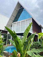 Sakhi Lakeview Resort