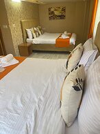 Aura Hotel