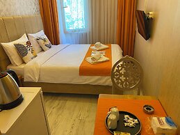 Aura Hotel