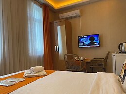 Aura Hotel