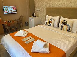 Aura Hotel