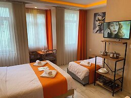 Aura Hotel