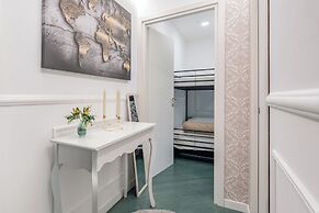GLINT HOUSE