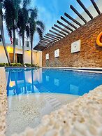 Hubomoto People's Suite