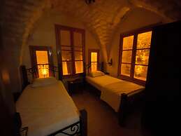 Efruzhan Hotel
