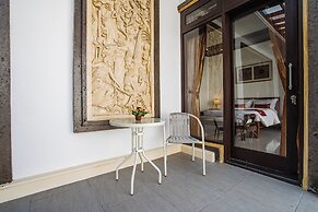 Iyana Villa By Zuzu