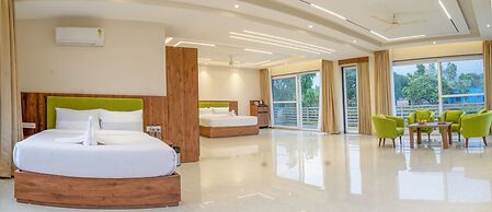 Corbett Four Seasons