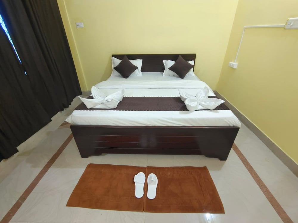 Goroomgo The Grand Empire Angul