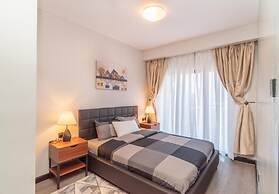 Escada Apartments
