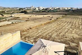 Kenn Gozitan Villa and Pool
