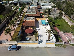 Villa Oasi al Mare Near the sea With Pool
