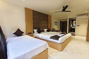 Hotel Golden Arc