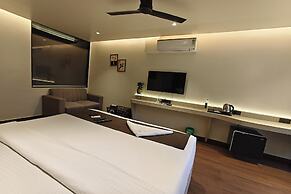 Hotel Golden Arc