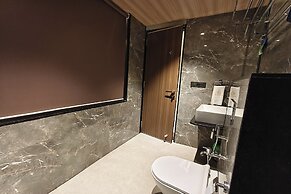 Hotel Golden Arc