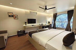 Hotel Golden Arc