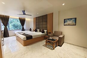 Hotel Golden Arc
