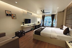 Hotel Golden Arc