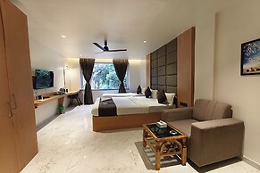 Hotel Golden Arc