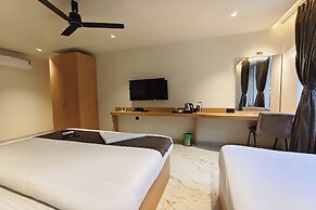 Hotel Golden Arc
