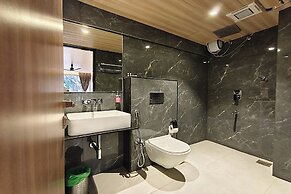 Hotel Golden Arc