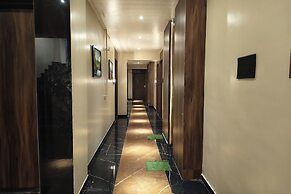 Hotel Golden Arc