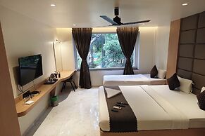 Hotel Golden Arc