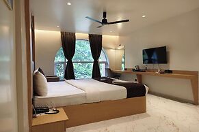 Hotel Golden Arc