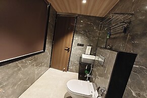 Hotel Golden Arc