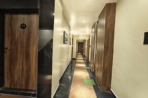 Hotel Golden Arc