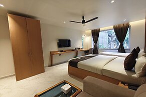 Hotel Golden Arc
